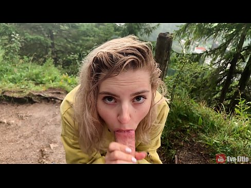 ❤️ Ragazza ingoia cum dopu un pompino publicu - Eva Elfi Porno à noi ☑