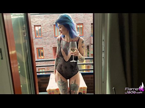 ❤️ Ragazza tremenda chì succhia cù una bocca è cazzo appassionatamente sottu à u celu apertu Porno à noi ☑